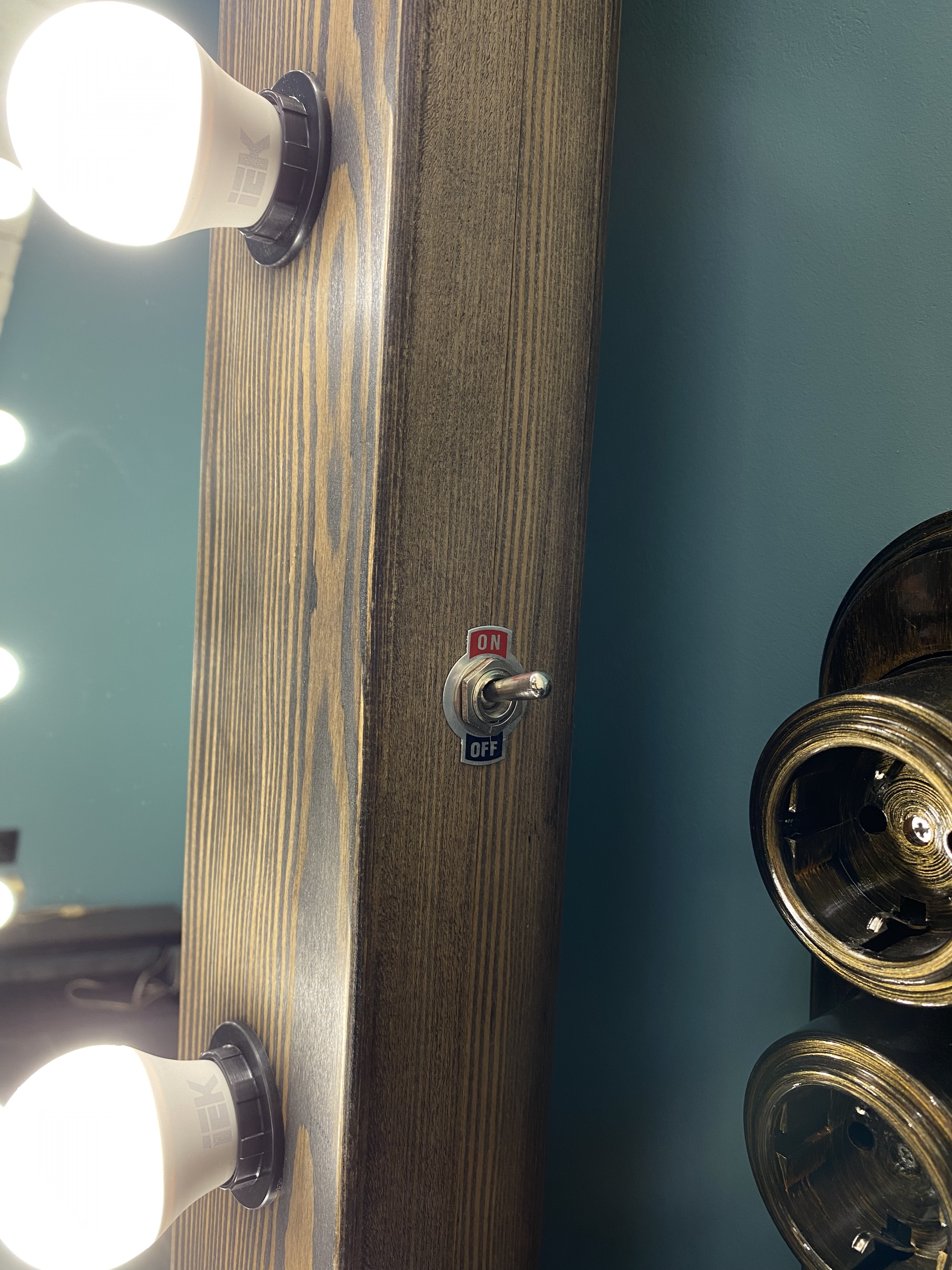 Гримерное зеркало П-образное в деревянной раме - фото 3