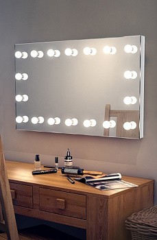 Гримерное зеркало с подсветкой лампочками LED по периметру